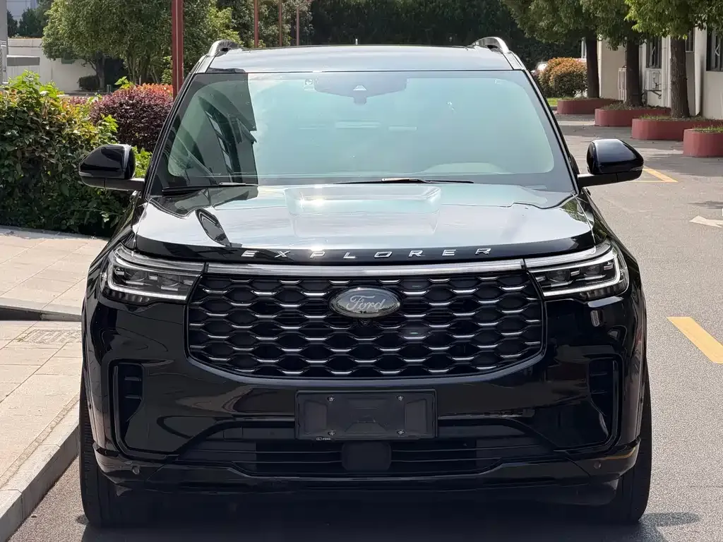 Ford Explorer 2023 из CN, фото 8