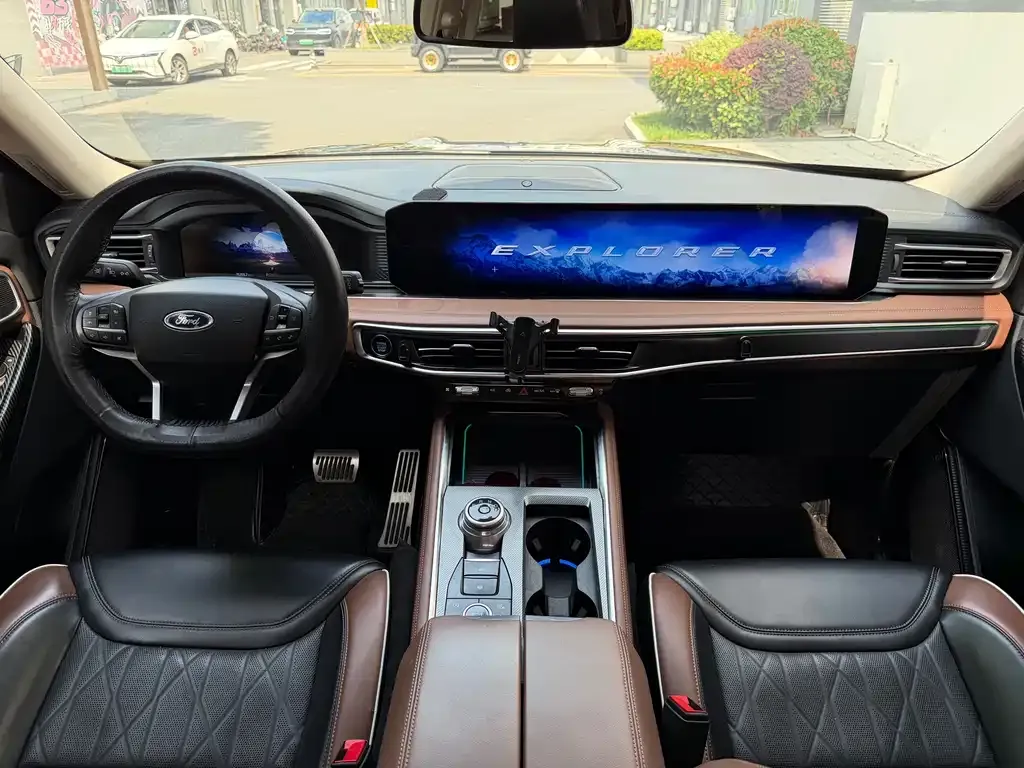 Ford Explorer 2023 из CN, фото 4