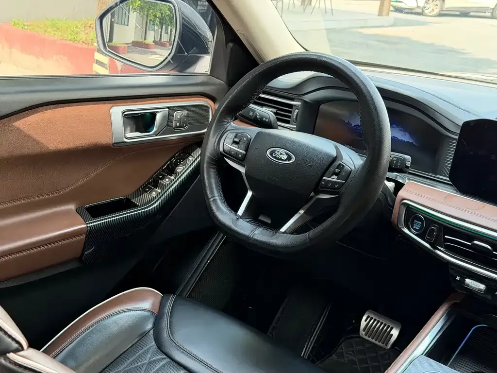 Ford Explorer 2023 из CN, фото 6