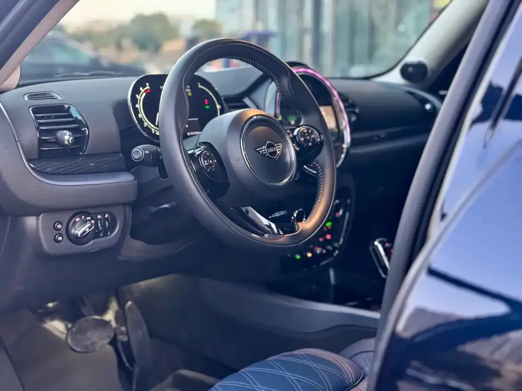 MINI Clubman — фото 8