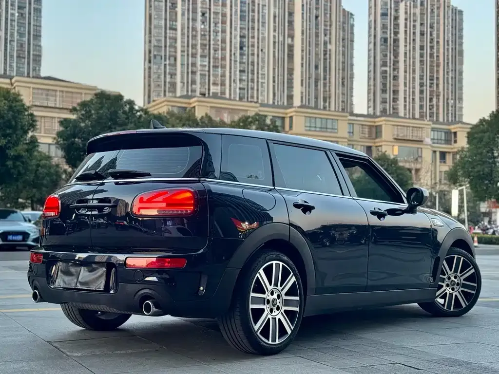 MINI Clubman — фото 4