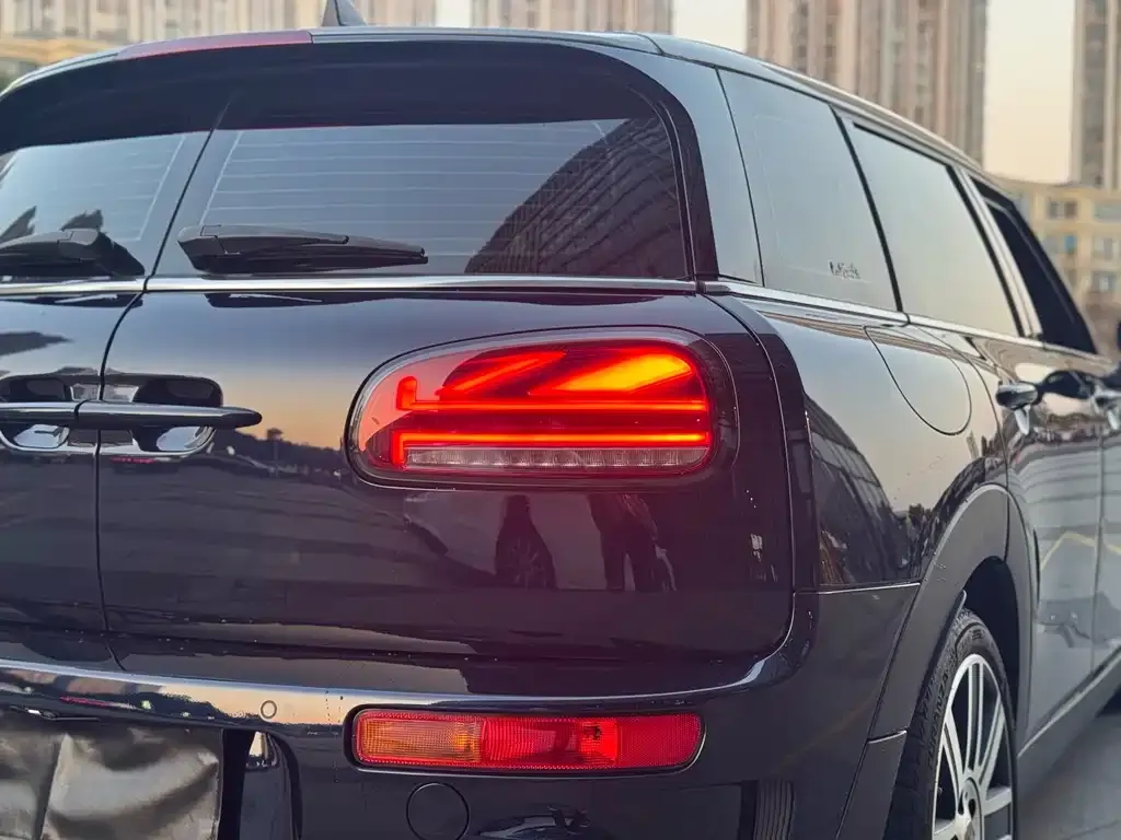 MINI Clubman — фото 3