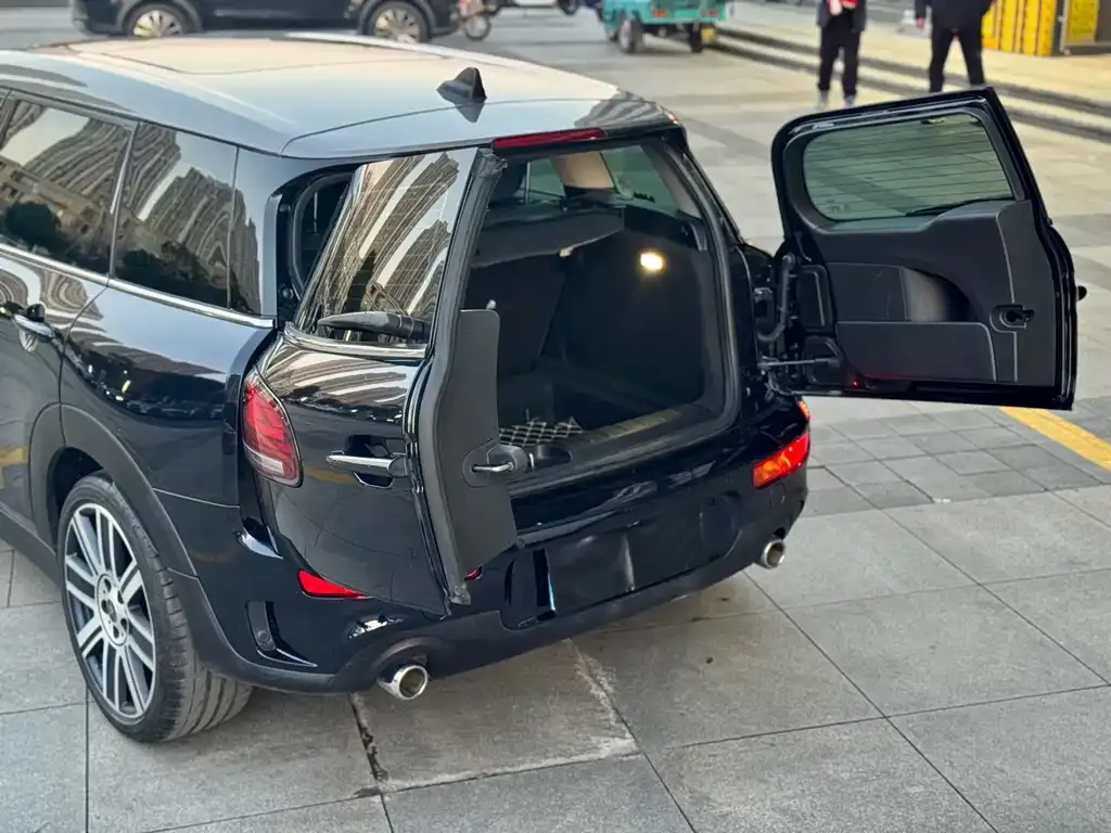 MINI Clubman — фото 9