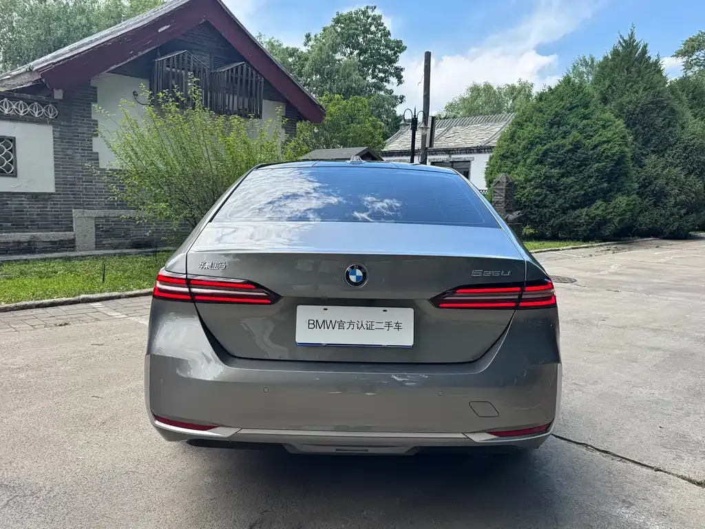 BMW 5 Series — фото 10