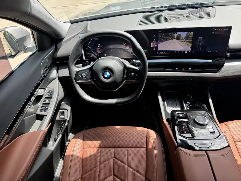 BMW 5 Series — фото 2