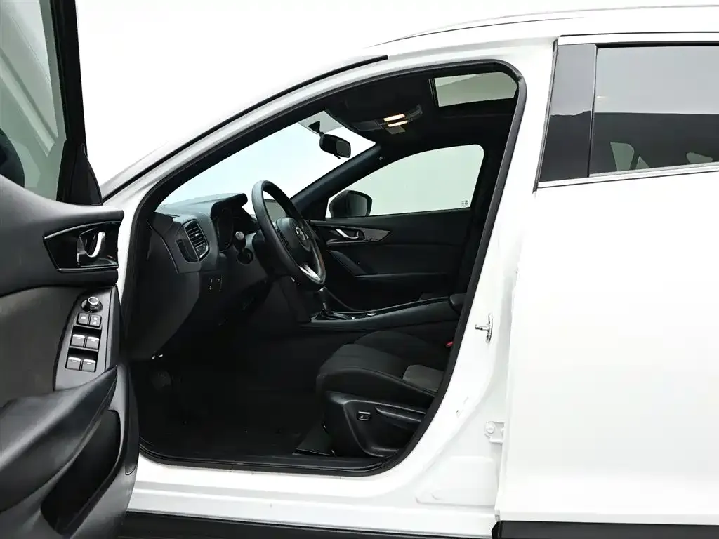 Mazda CX-4 — фото 10