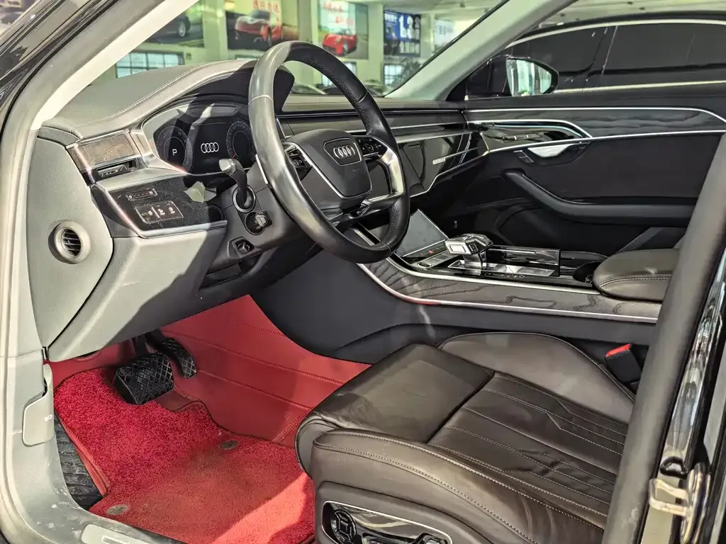 Audi A8 — фото 2