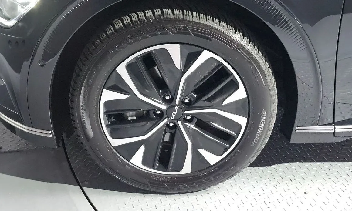Kia EV6 — фото 2