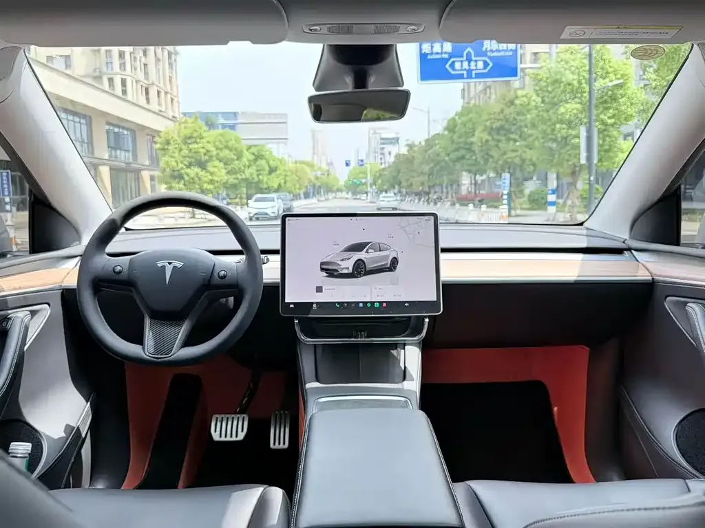 Tesla Model Y — фото 4