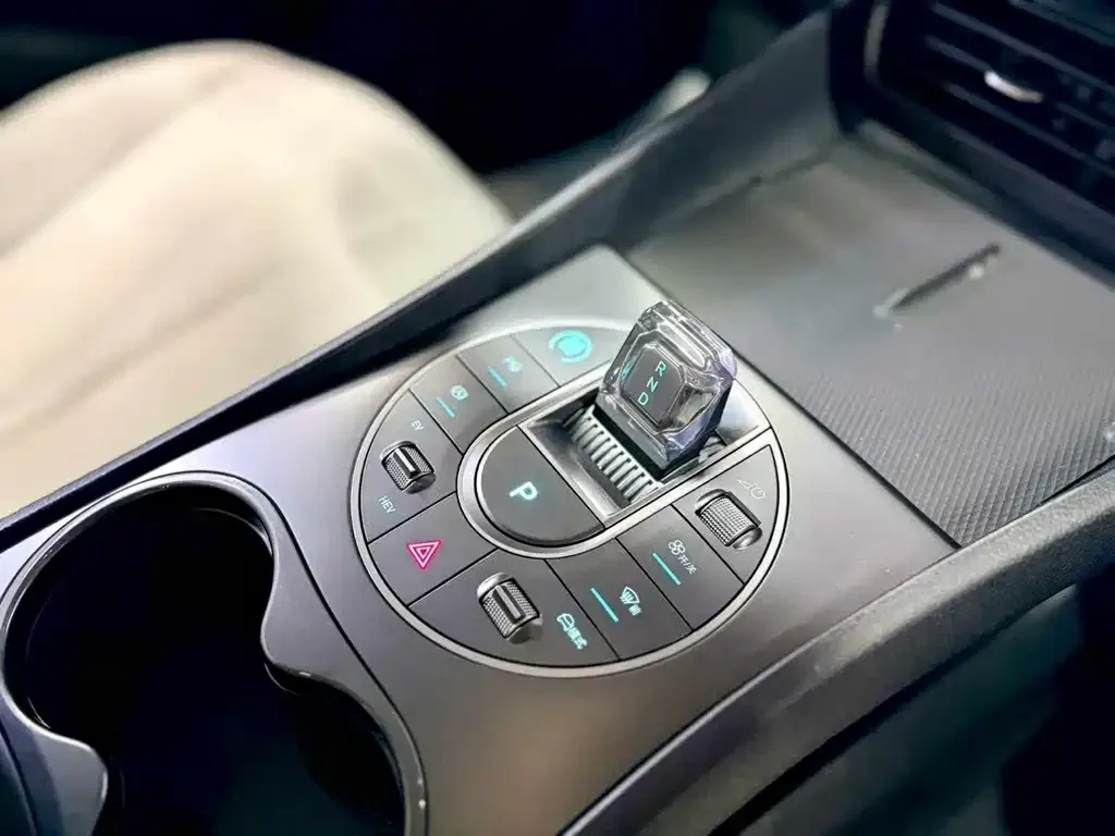 BYD Seal 05 DM-i — фото 2