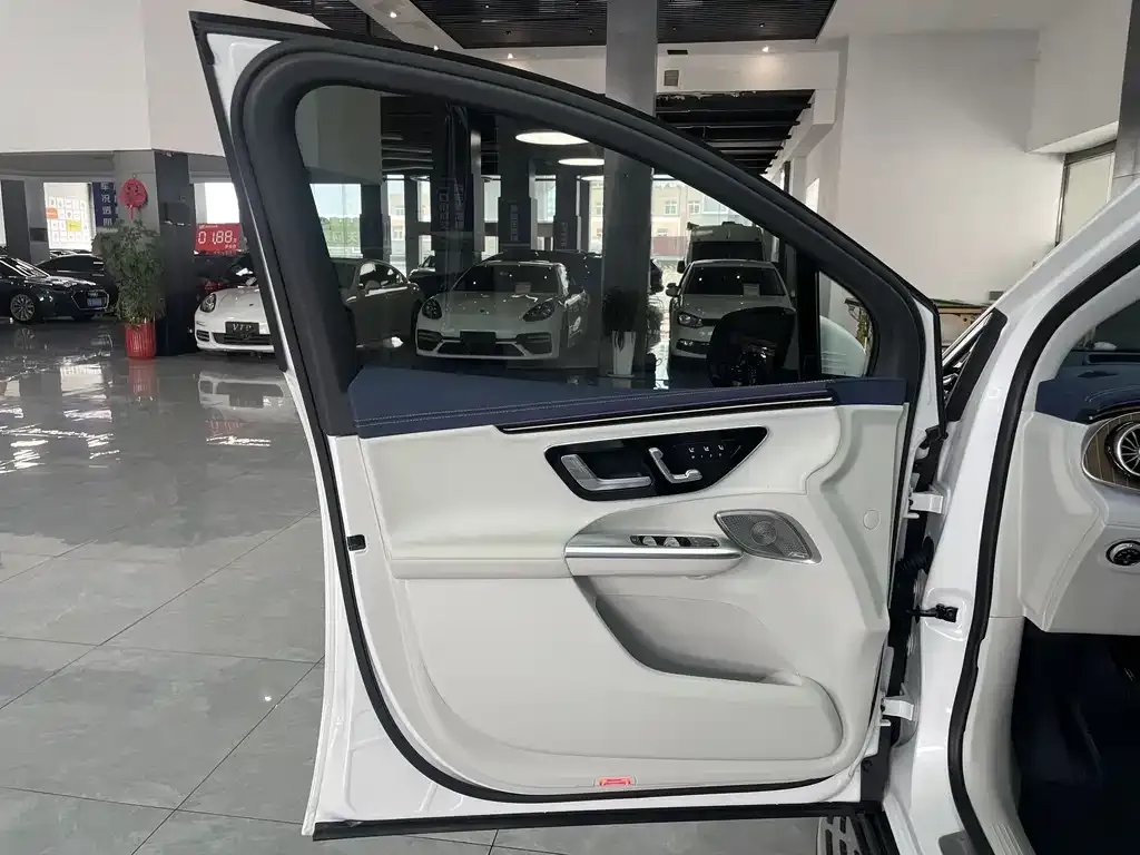 Mercedes-Benz EQE SUV 2023 из CN, фото 4