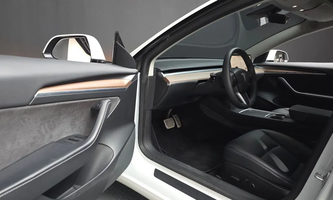 Tesla Model 3 — фото 6