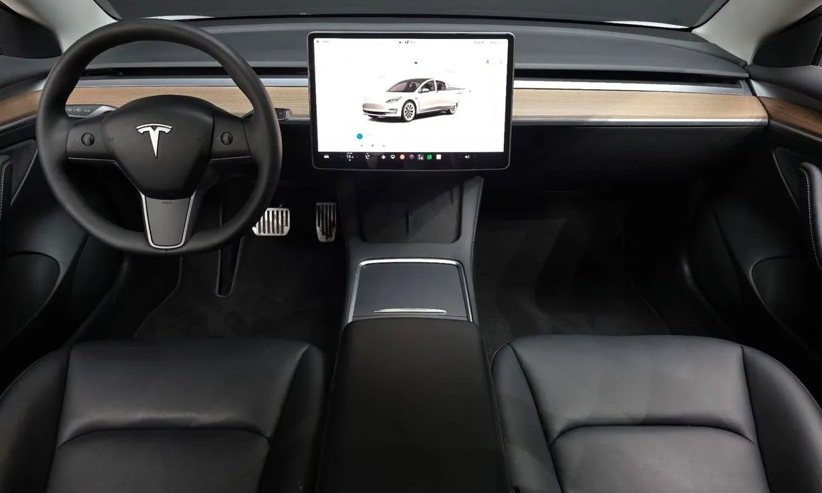 Tesla Model 3 — фото 10