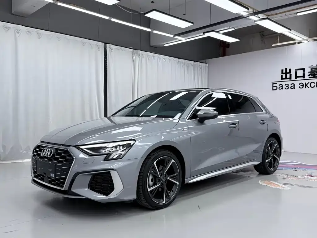Audi A3 — фото 1