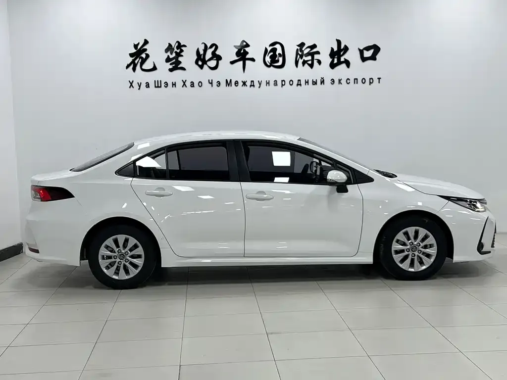 Toyota Corolla 2023 из CN, фото 2