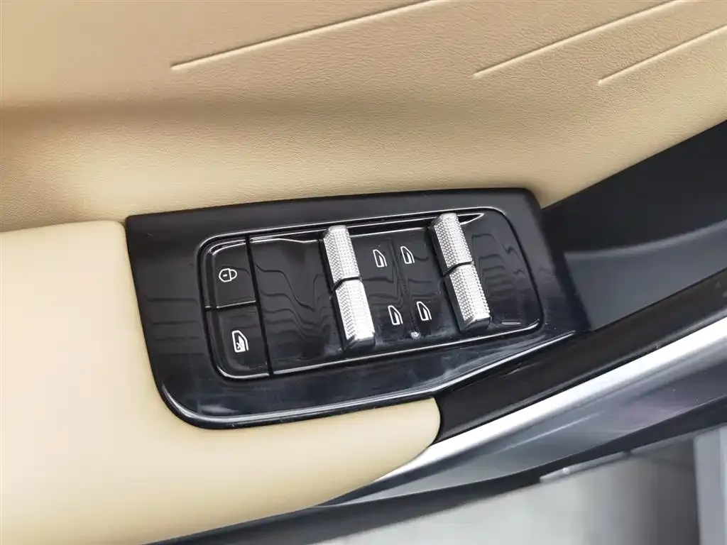 Geely Boyue L 2024 из CN, фото 10