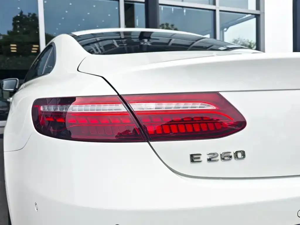 Mercedes-Benz E-Class (Import) — фото 5