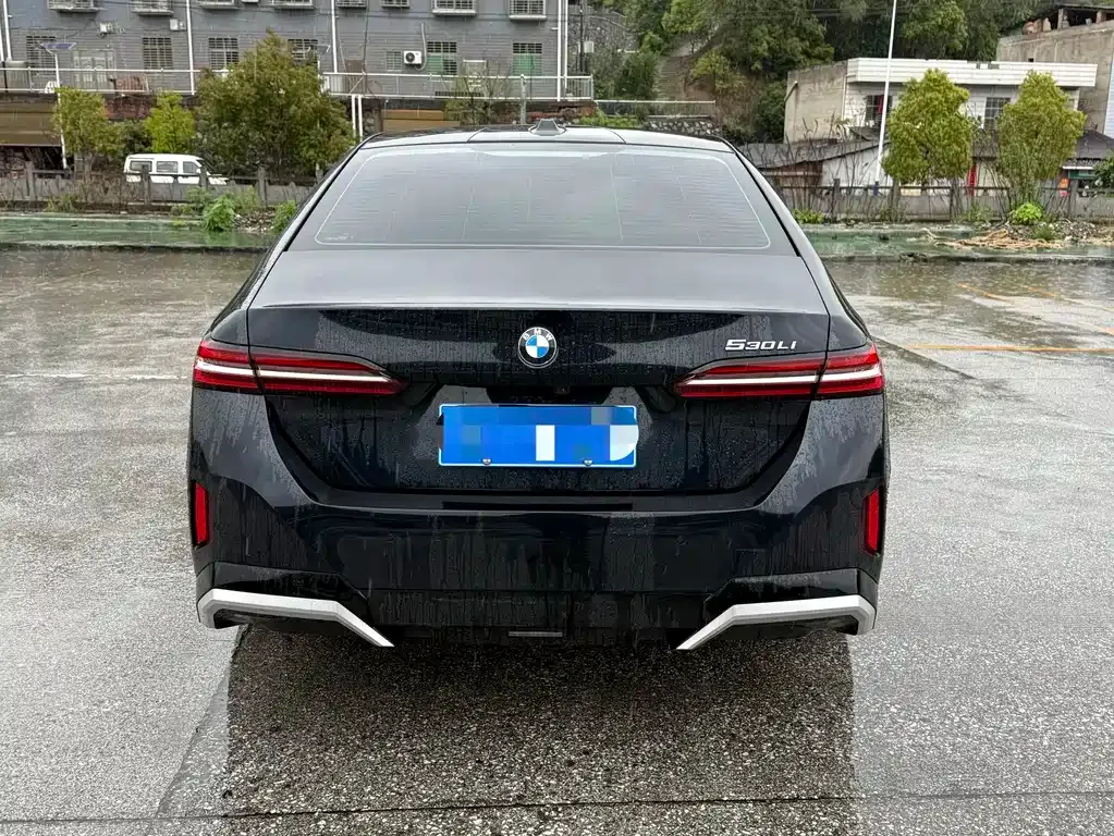 BMW 5 Series — фото 5