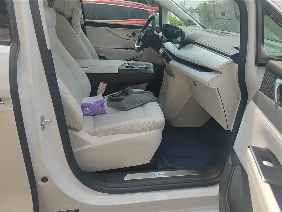 Buick GL8 Hybrid — фото 4