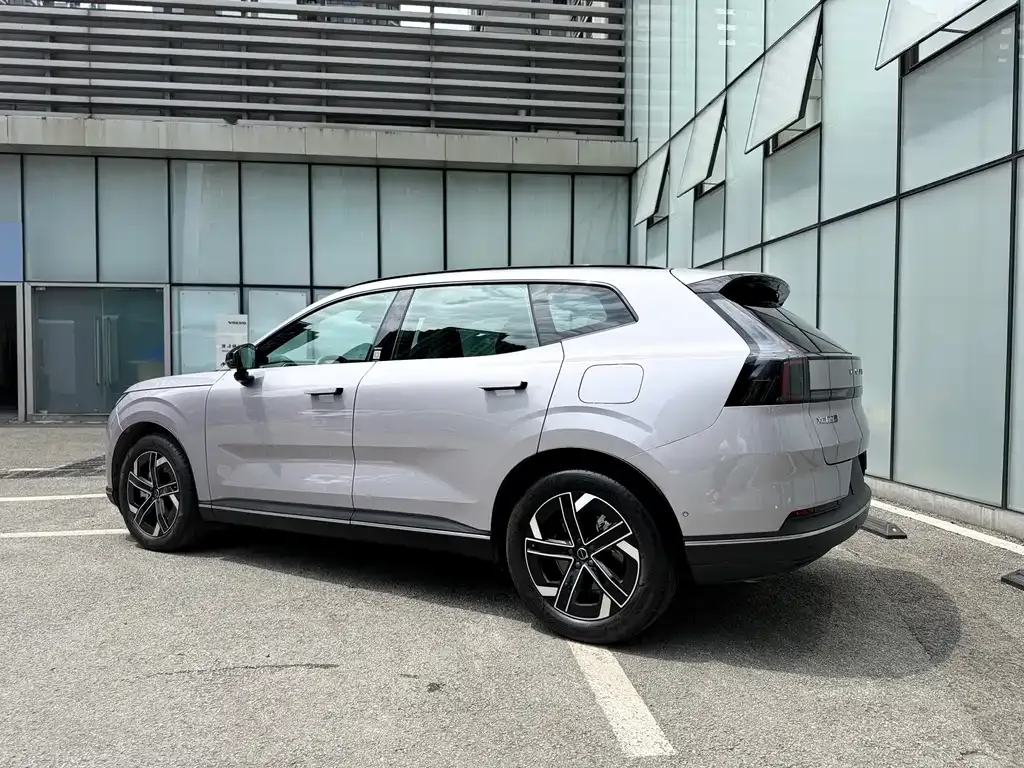 Volvo XC70 Plug-in Hybrid 2026 из CN, фото 7