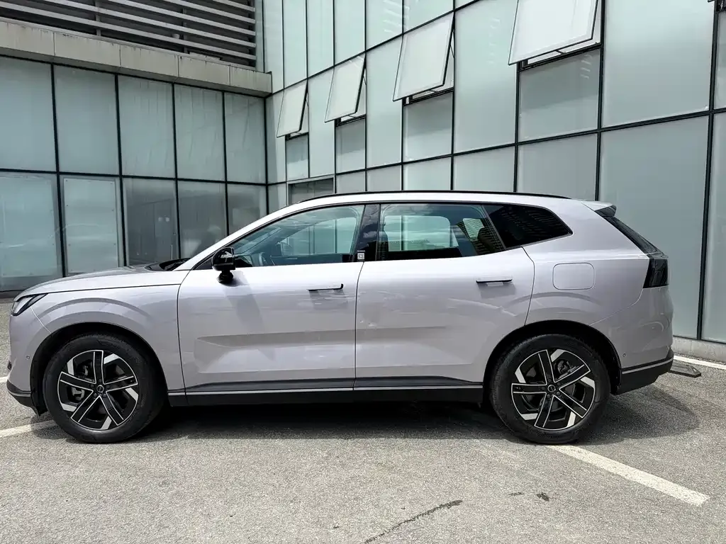 Volvo XC70 Plug-in Hybrid 2026 из CN, фото 4