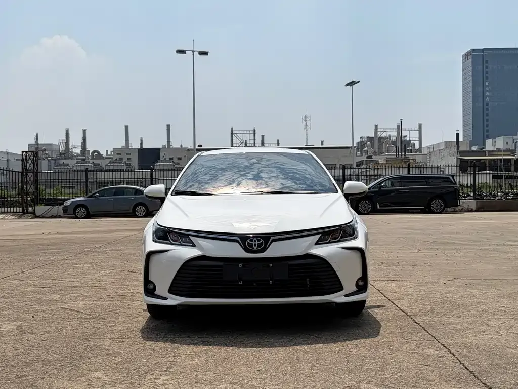 Toyota Corolla — фото 2