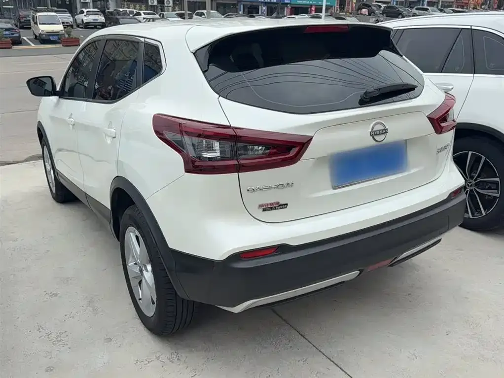 Nissan Qashqai — фото 9