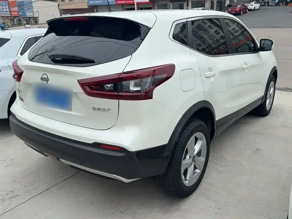 Nissan Qashqai — фото 8