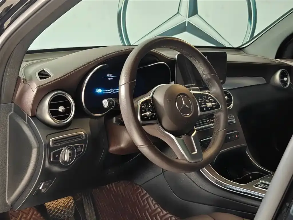 Mercedes-Benz GLC — фото 2