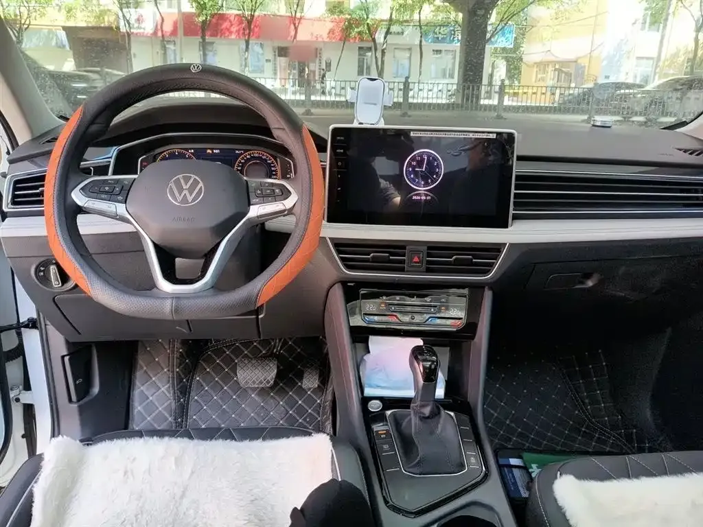 Volkswagen Tiguan L — фото 4