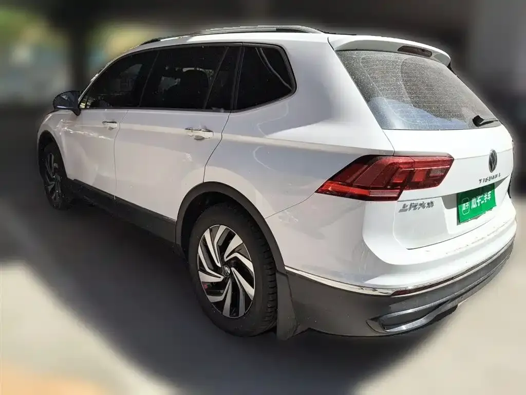 Volkswagen Tiguan L — фото 5