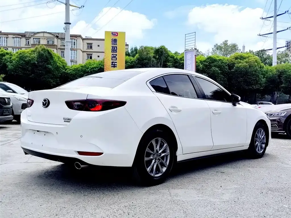 Mazda 3 Axela — фото 10