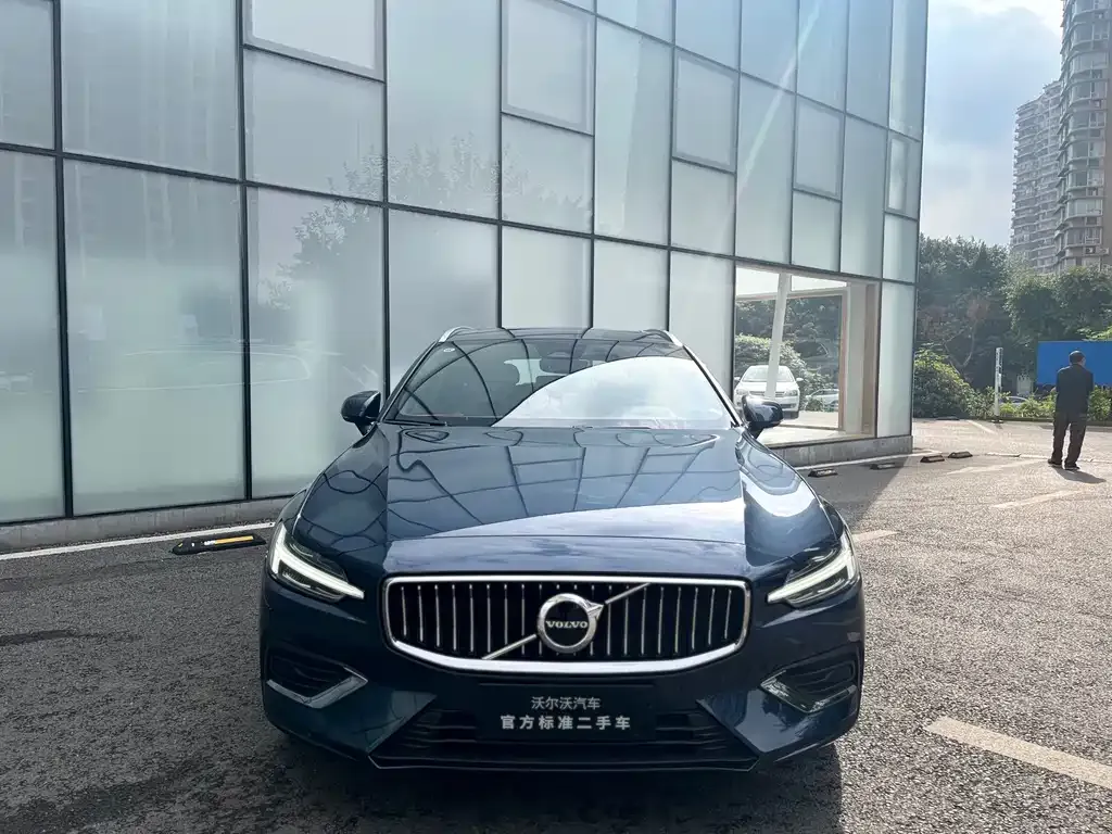 Volvo V60 2023 из CN, фото 6