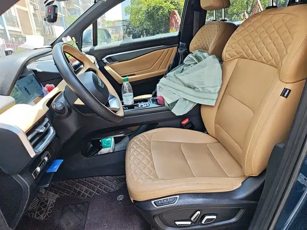 Geely Haoyue L 2023 из CN, фото 2