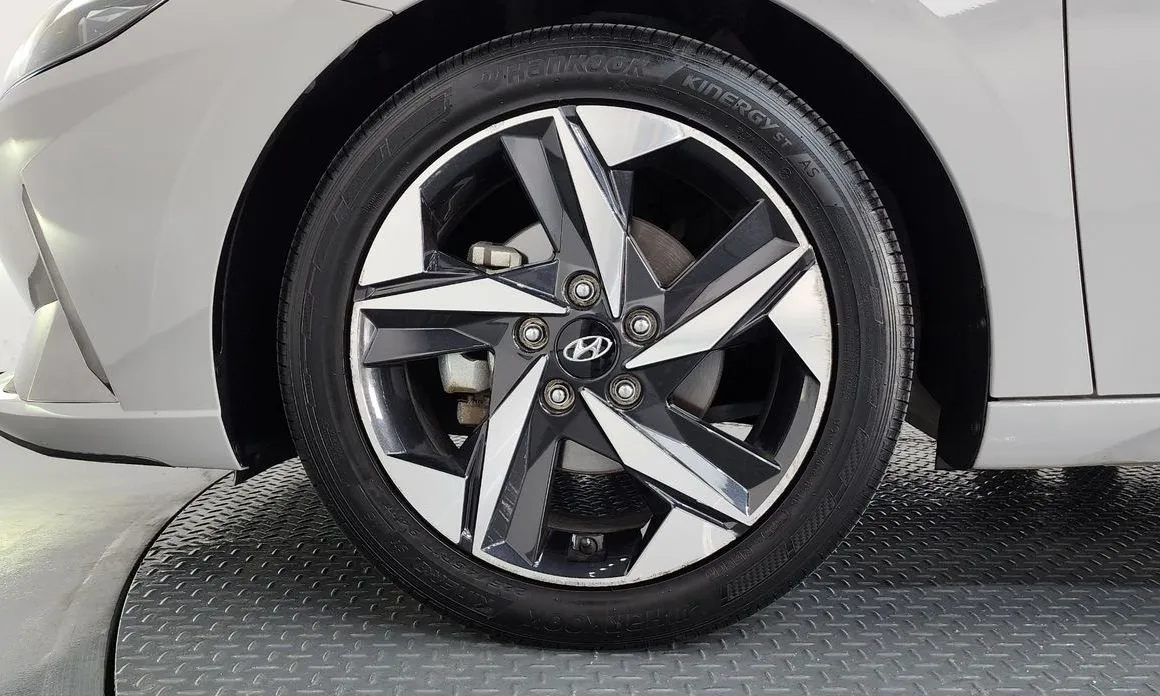 Hyundai AVANTE — фото 9