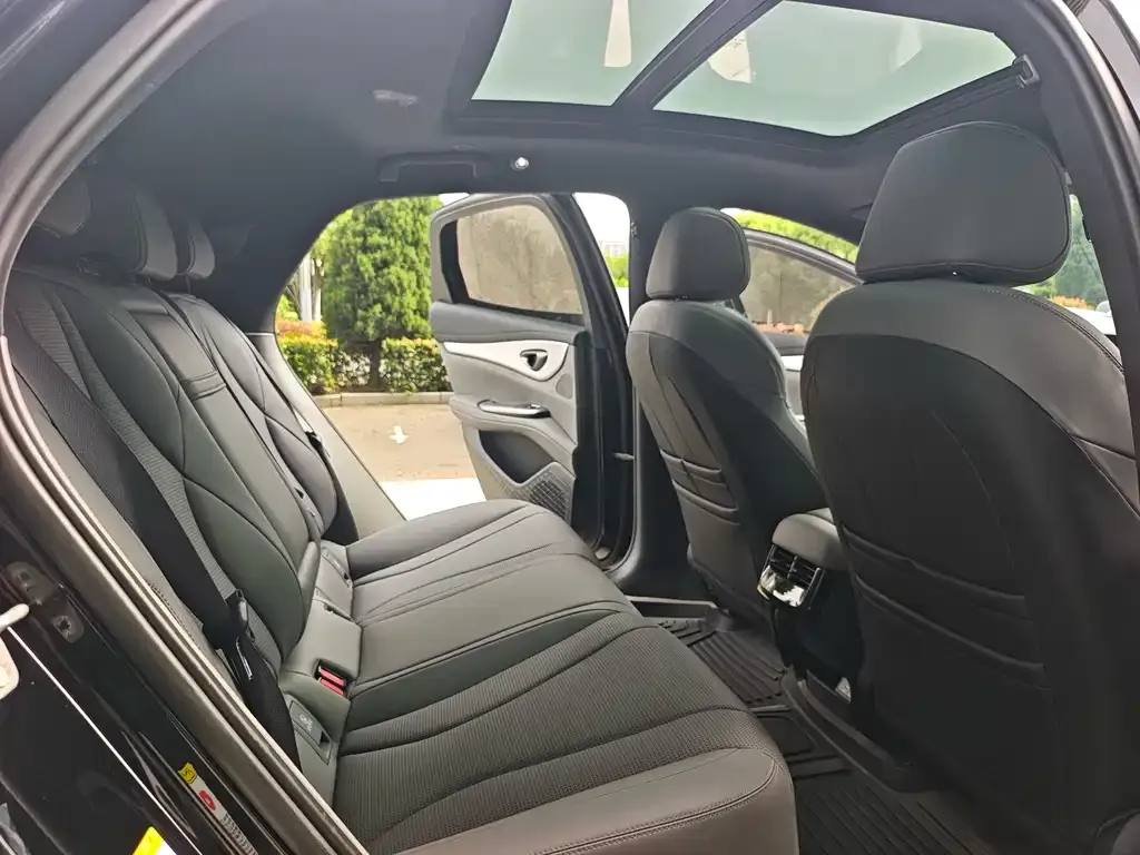 BYD Seal 07 DM-i 2024 из CN, фото 3