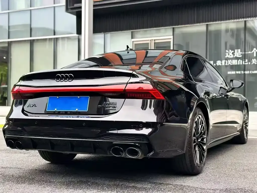 Audi A7L — фото 5