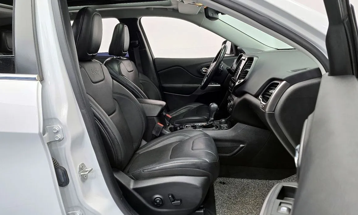 Jeep Cherokee 2021 из KR, фото 8