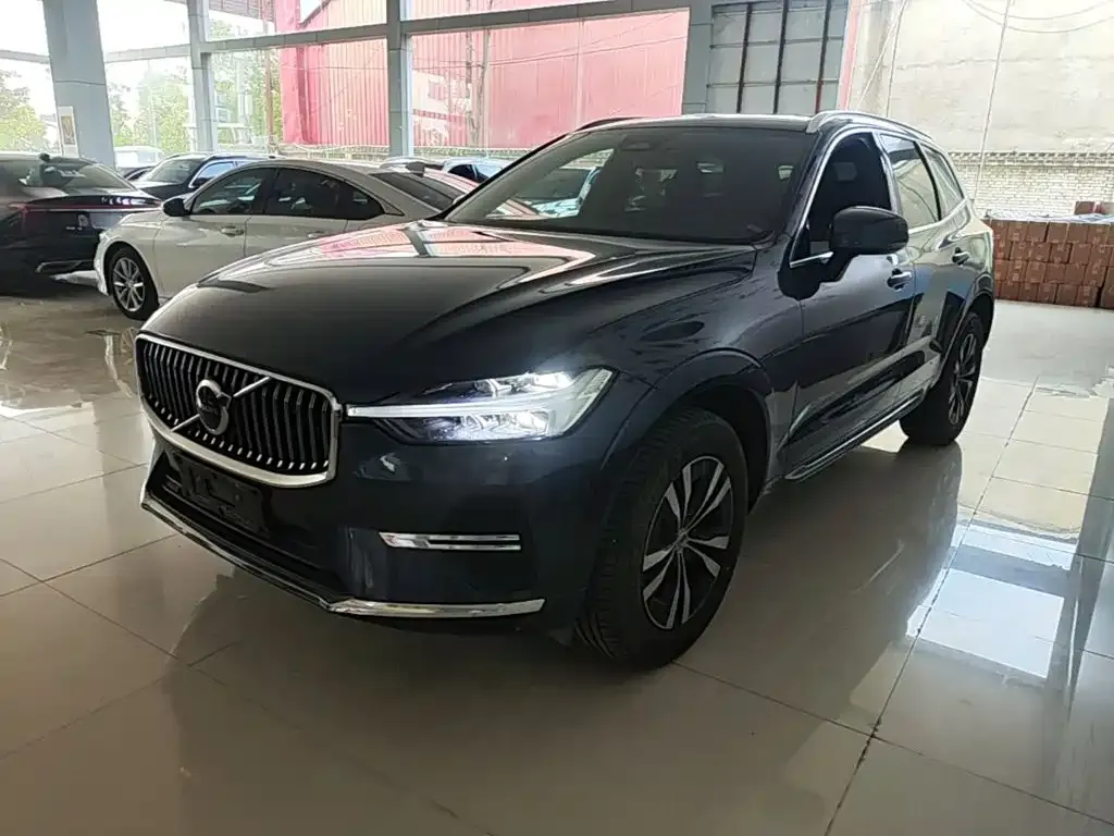 Volvo XC60 — фото 1