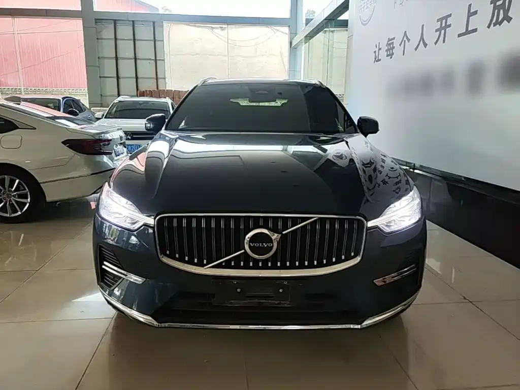 Volvo XC60 — фото 9