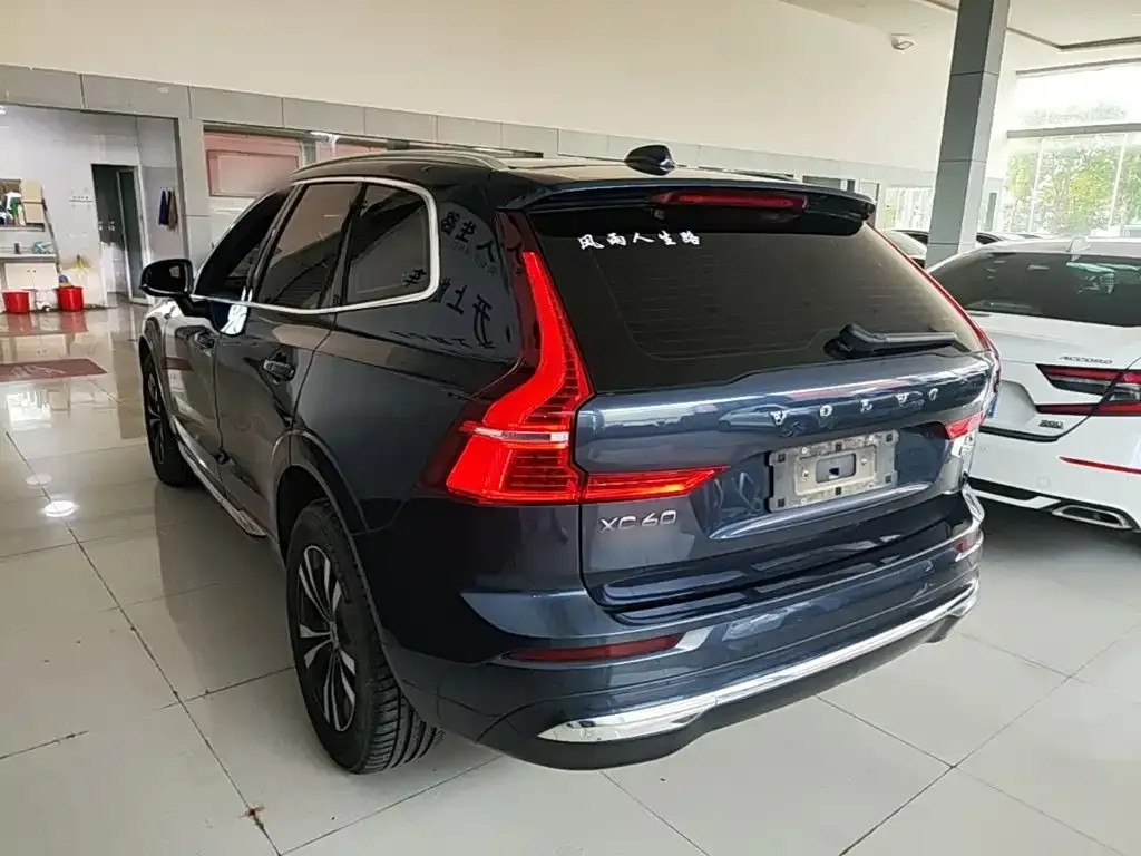 Volvo XC60 — фото 4