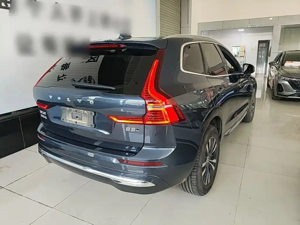 Volvo XC60 — фото 8