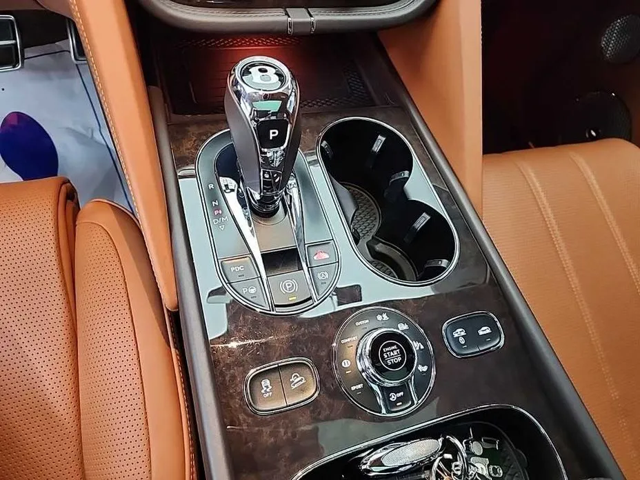Bentley Bentayga 2022 из KR, фото 10