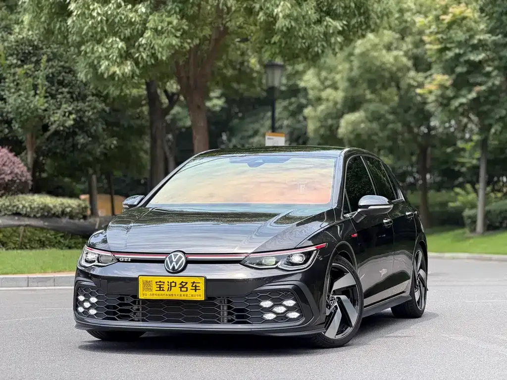 Volkswagen Golf GTI — фото 1