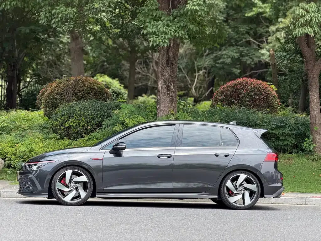Volkswagen Golf GTI — фото 7