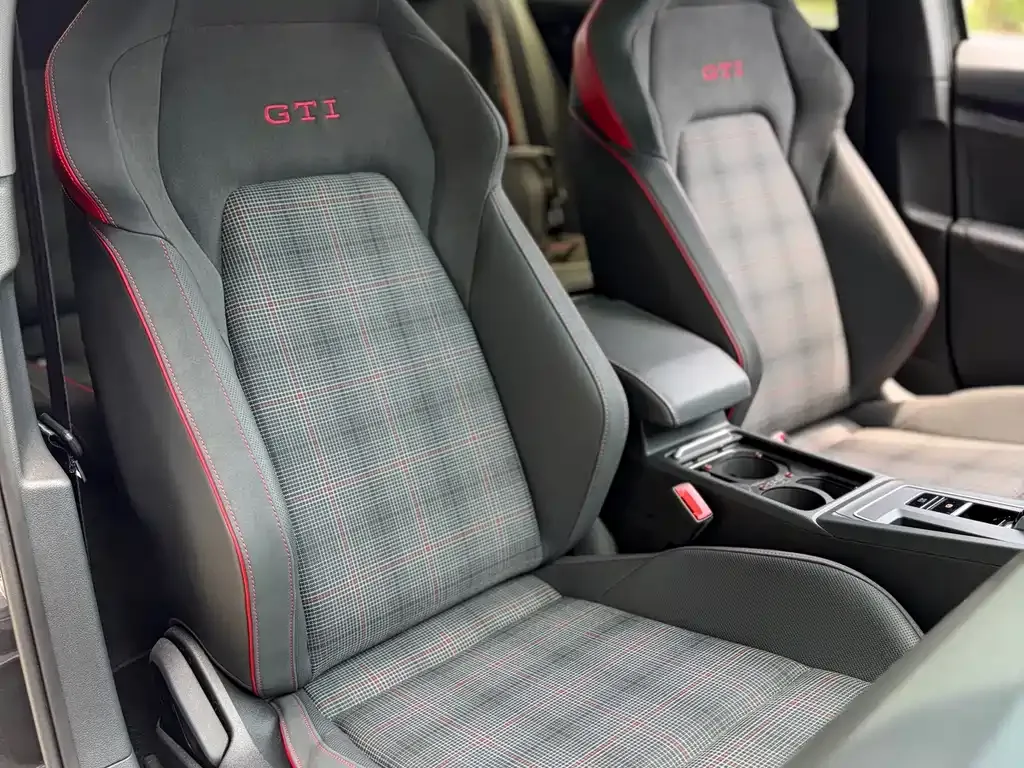 Volkswagen Golf GTI — фото 5