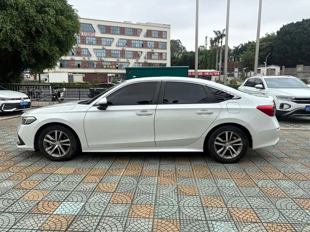 Honda Civic — фото 10