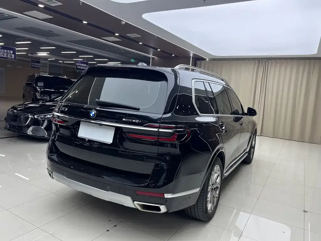 BMW X7 — фото 2