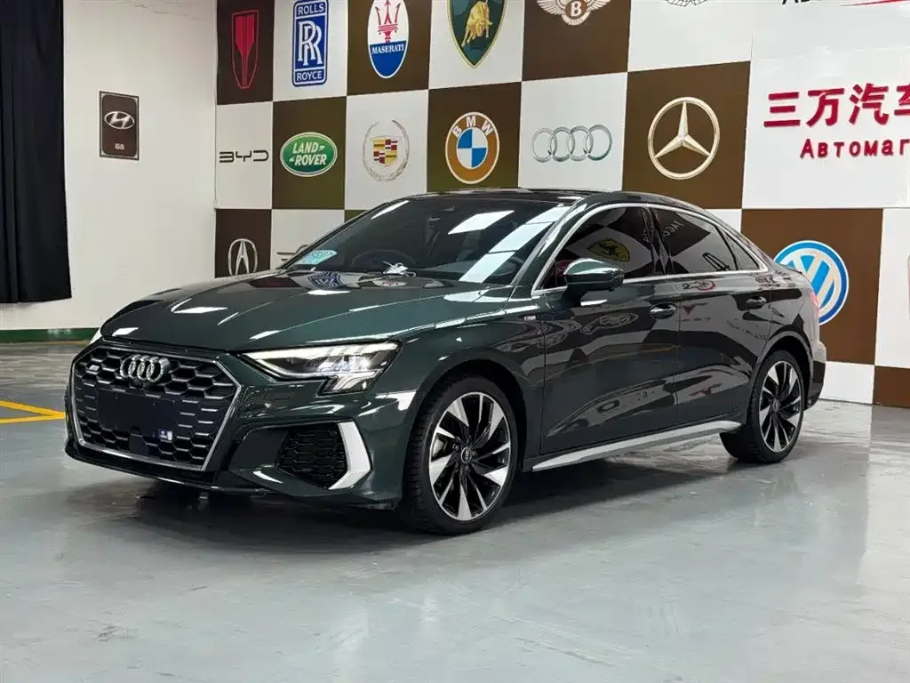 Audi A3 — фото 1