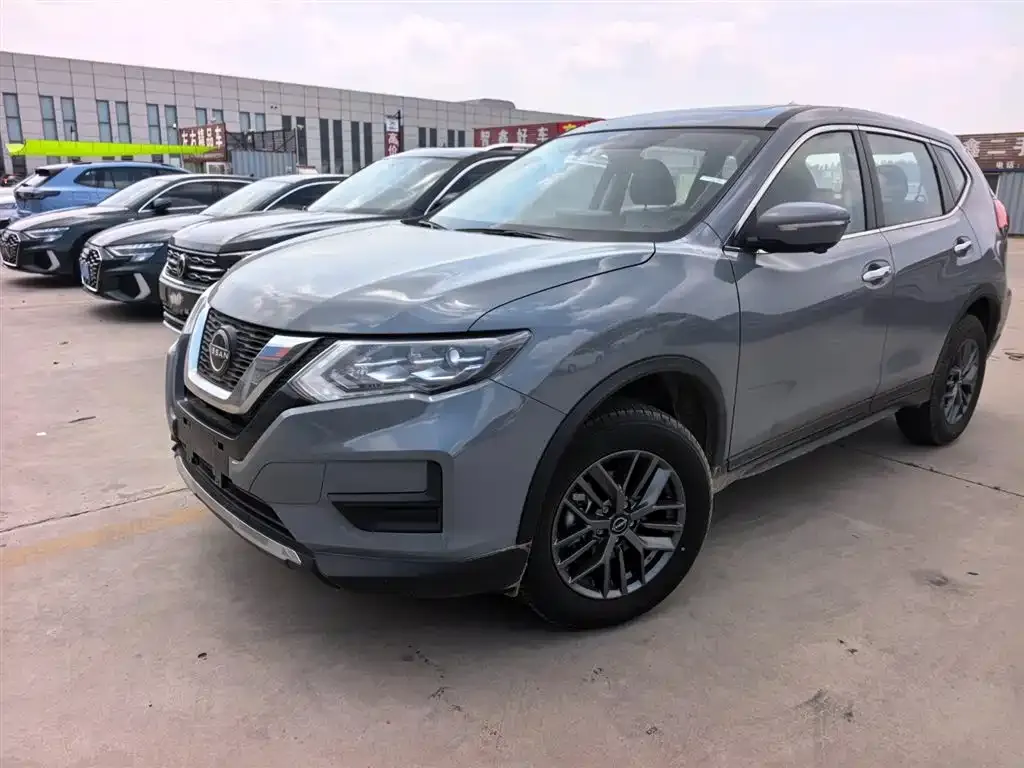 Nissan X-Trail — фото 1